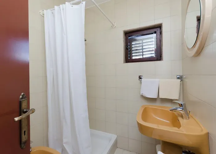 アパート Ruza ロパール